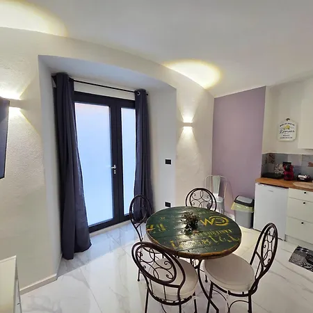 Giro Bed and Breakfast 3*